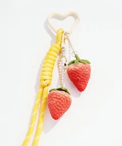 Alternative view of Grigri de sac et porte-clé Fraises