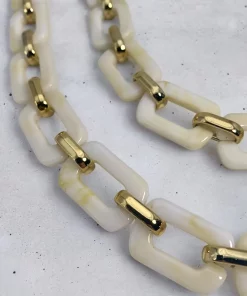 Alternative view of Chaîne longue de téléphone beige