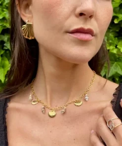 Alternative view of Collier breloques coquillage en acier inoxydable