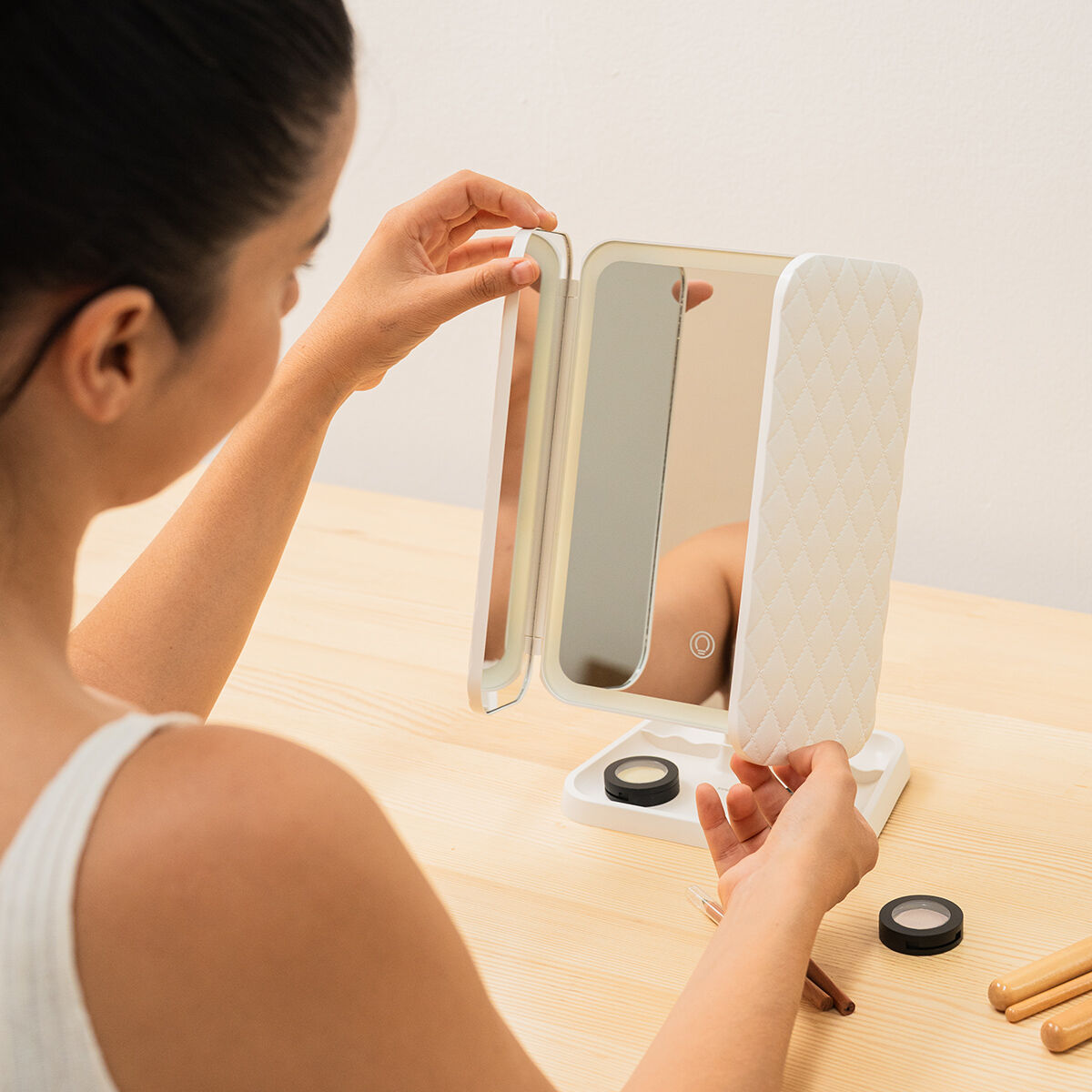 Miroir de Maquillage Triptique Rechargeable avec Grossissement et Lumière LED Miled InnovaGoods – Image 4