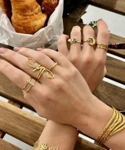 Alternative view of Bague en acier inoxydable lune pierre verte